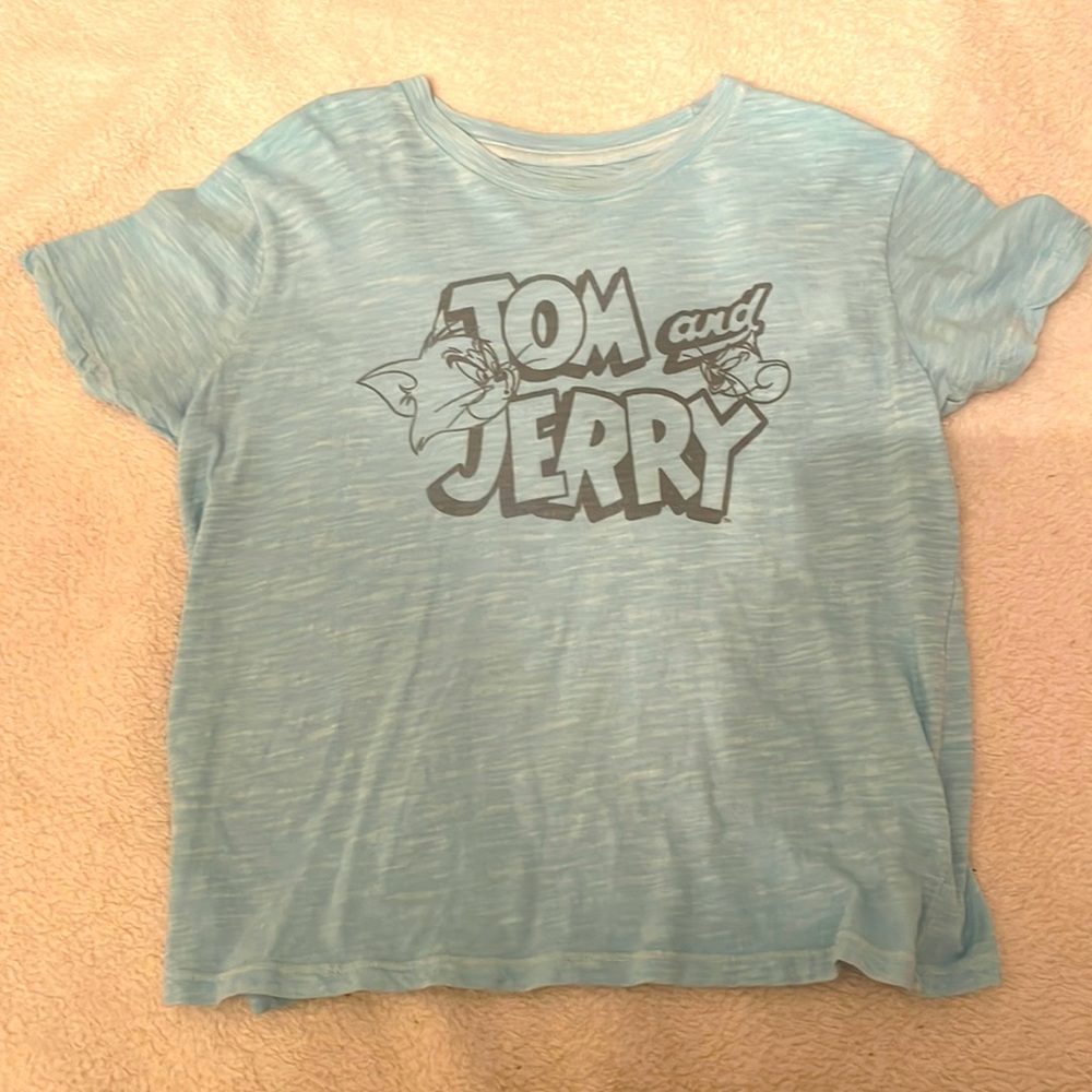 Women’s xs blue comfy T-shirt, tom and jerry by American eagle exclusive